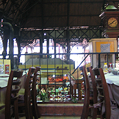 Galerías de arte y pinturas en las calles del Mercado